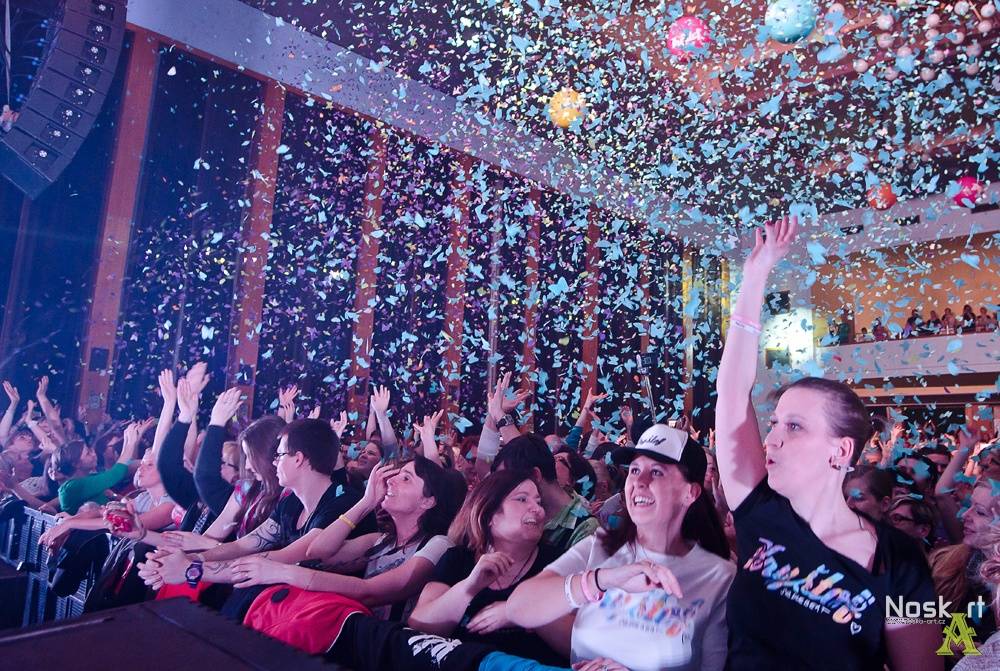 Kryštof: Poslední koncert turné Srdcebeat ve znamení Richarda Krajča na nafukovací želvičce