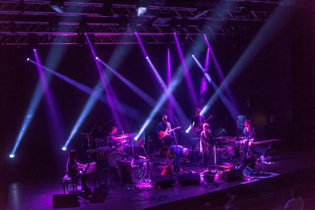 Lenka Dusilová a Baromantika oslavovali život v Brně, vystoupili i Longital