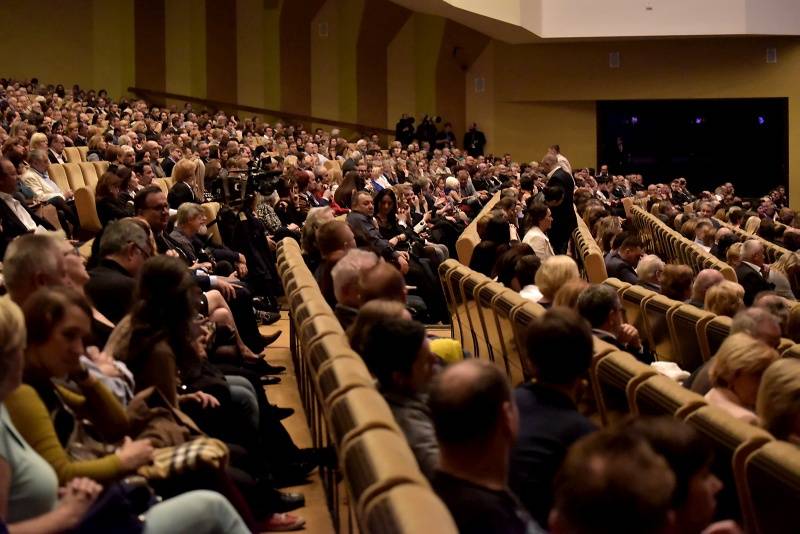 Charles Aznavour v jednadevadesáti konečně potěšil Prahu