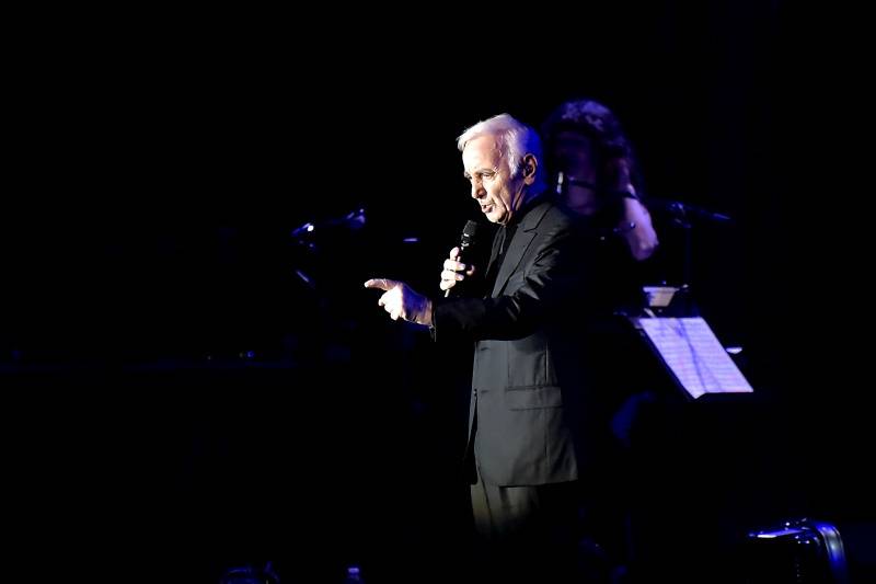 Charles Aznavour v jednadevadesáti konečně potěšil Prahu