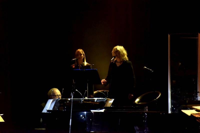 Charles Aznavour v jednadevadesáti konečně potěšil Prahu