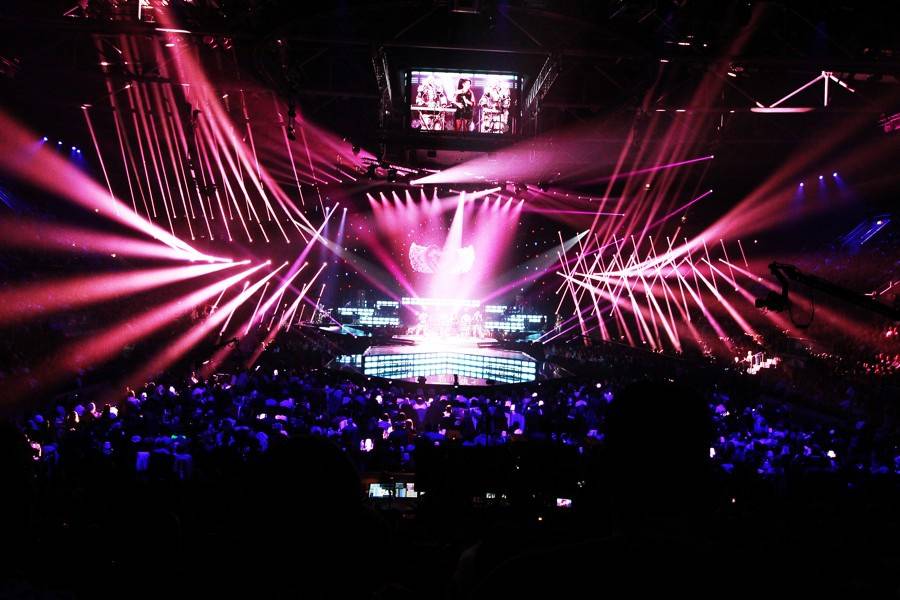 Lucie Bílá jako česká Madonna: v Bratislavě postavila obří scénu