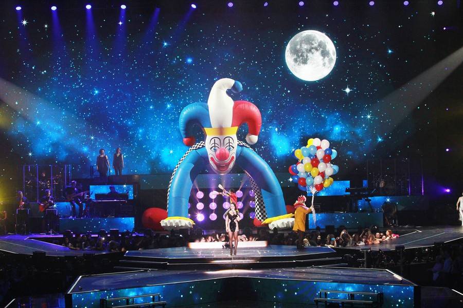 Lucie Bílá jako česká Madonna: v Bratislavě postavila obří scénu