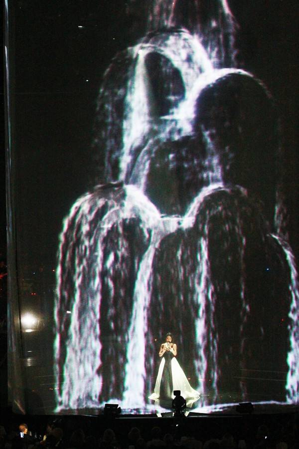 Lucie Bílá jako česká Madonna: v Bratislavě postavila obří scénu