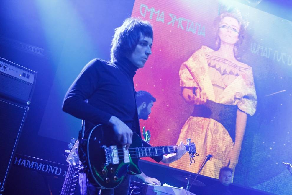 Emma Smetana pokřtila v Praze desku s pomocí Tata Bojs i Matěje Rupperta