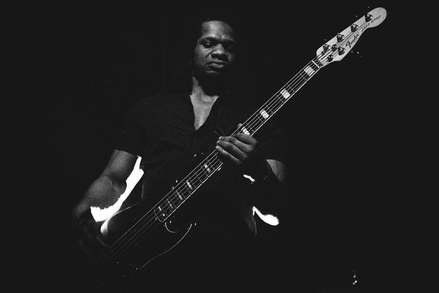 Patrick Wolf jako zpívající Godzilla v Roxy