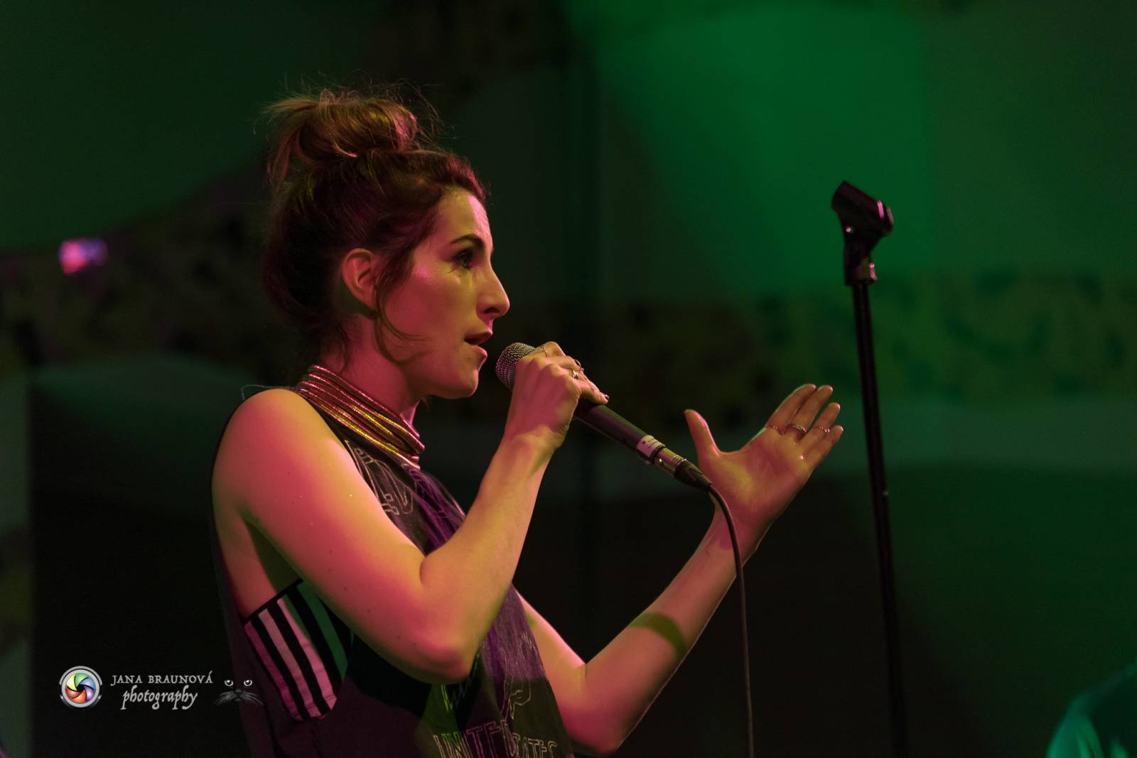 Energická Klára Vytisková pokřtila v plzeňské Buena Vistě debutovou desku Home