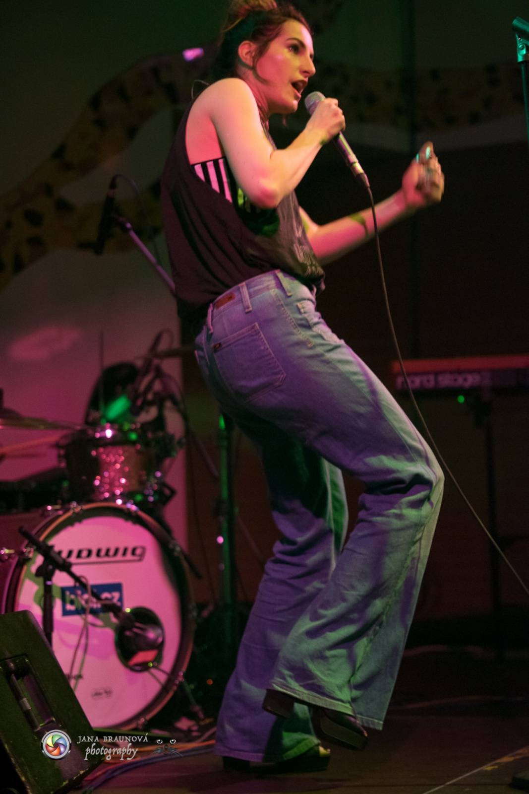 Energická Klára Vytisková pokřtila v plzeňské Buena Vistě debutovou desku Home