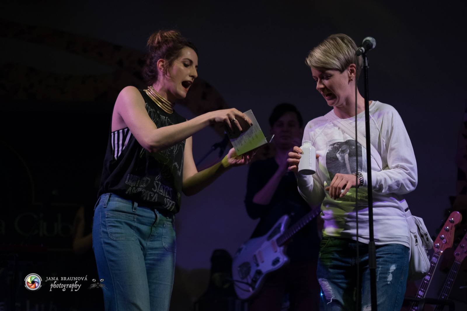 Energická Klára Vytisková pokřtila v plzeňské Buena Vistě debutovou desku Home