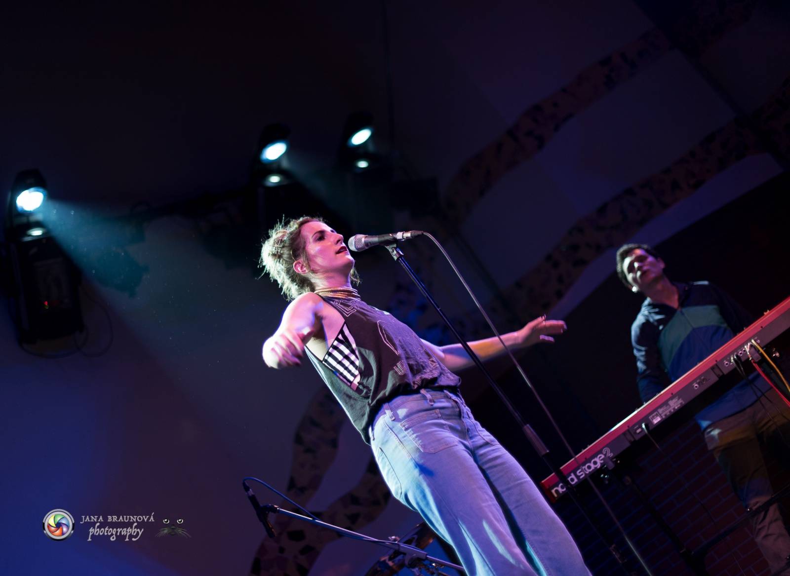 Energická Klára Vytisková pokřtila v plzeňské Buena Vistě debutovou desku Home