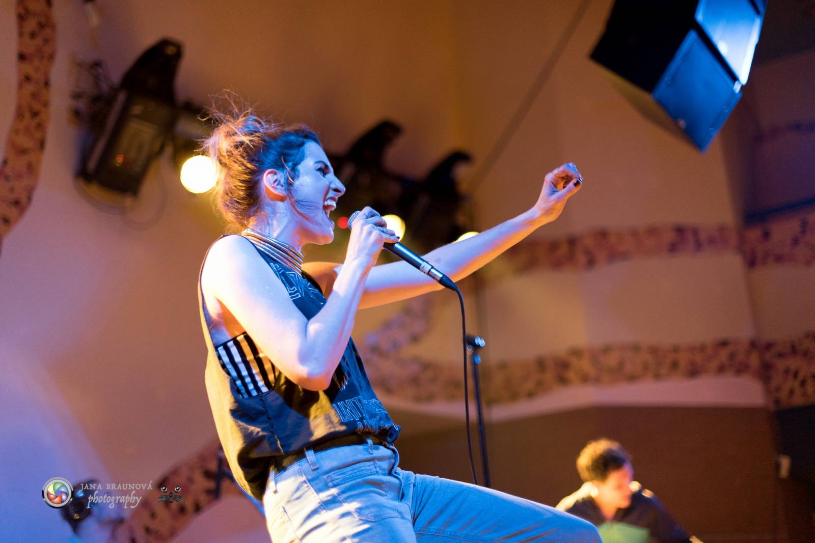 Energická Klára Vytisková pokřtila v plzeňské Buena Vistě debutovou desku Home