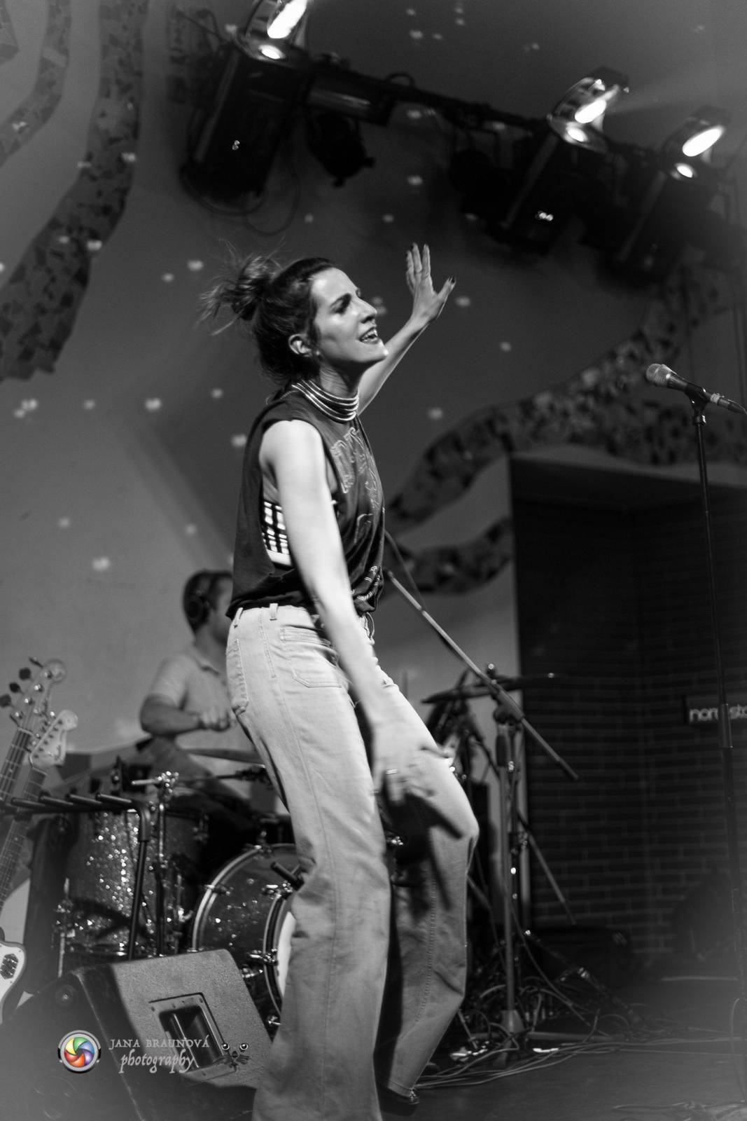 Energická Klára Vytisková pokřtila v plzeňské Buena Vistě debutovou desku Home