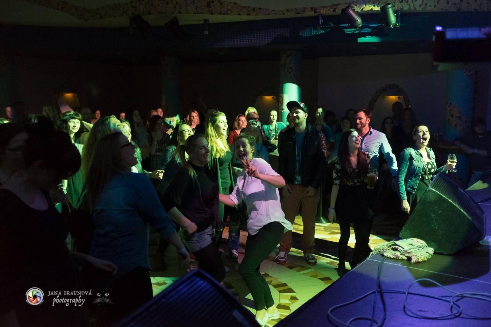 Energická Klára Vytisková pokřtila v plzeňské Buena Vistě debutovou desku Home