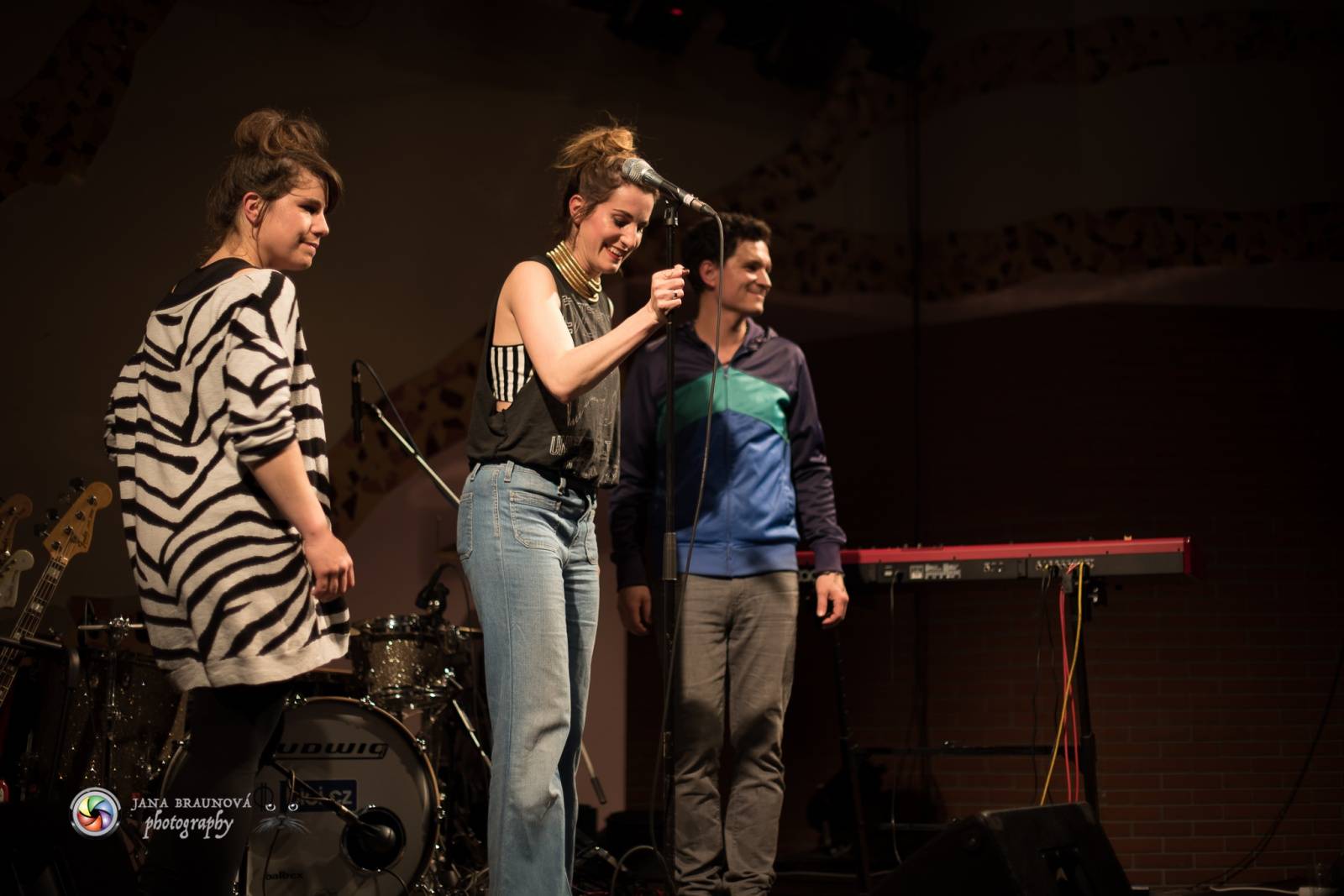 Energická Klára Vytisková pokřtila v plzeňské Buena Vistě debutovou desku Home