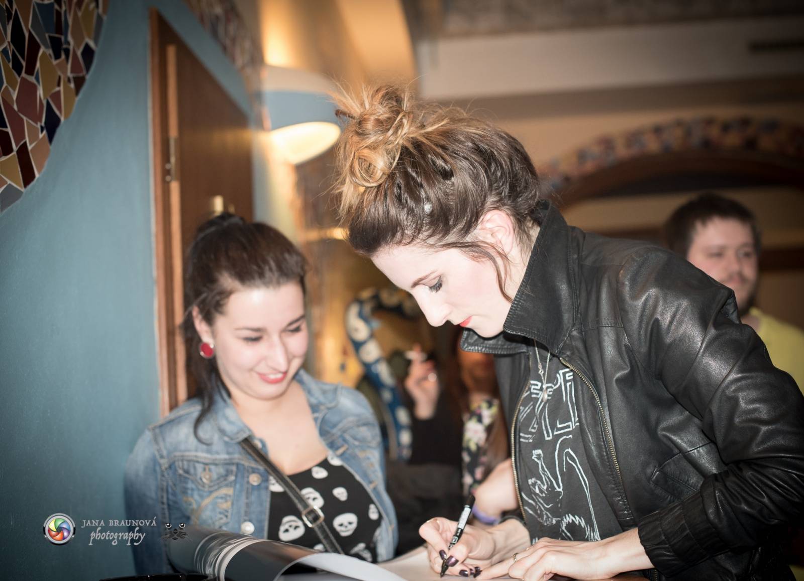 Energická Klára Vytisková pokřtila v plzeňské Buena Vistě debutovou desku Home