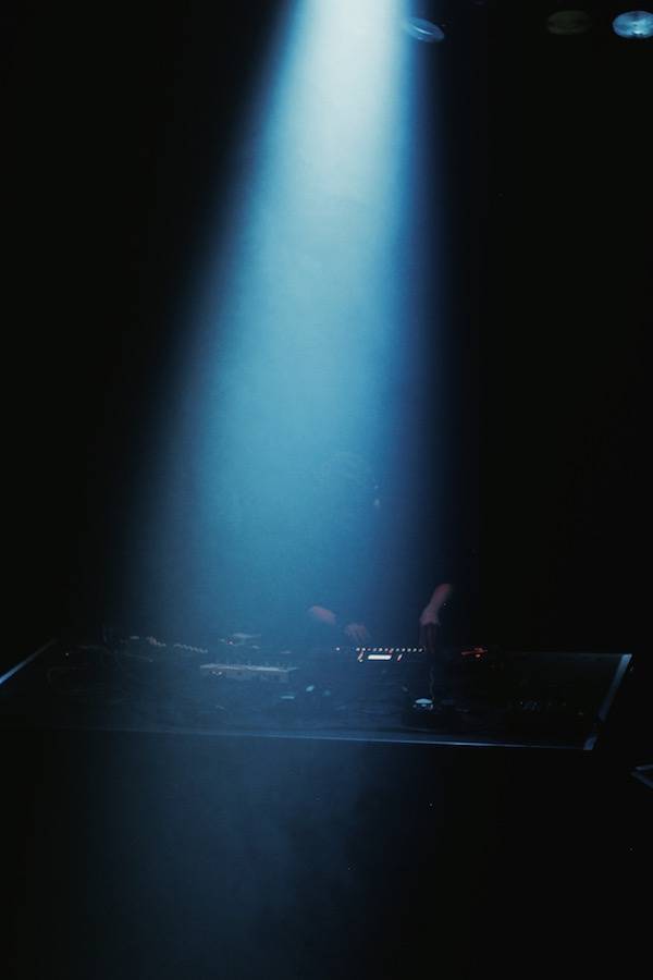 Palác Akropolis rozdunili Synkro a Guy Andrews