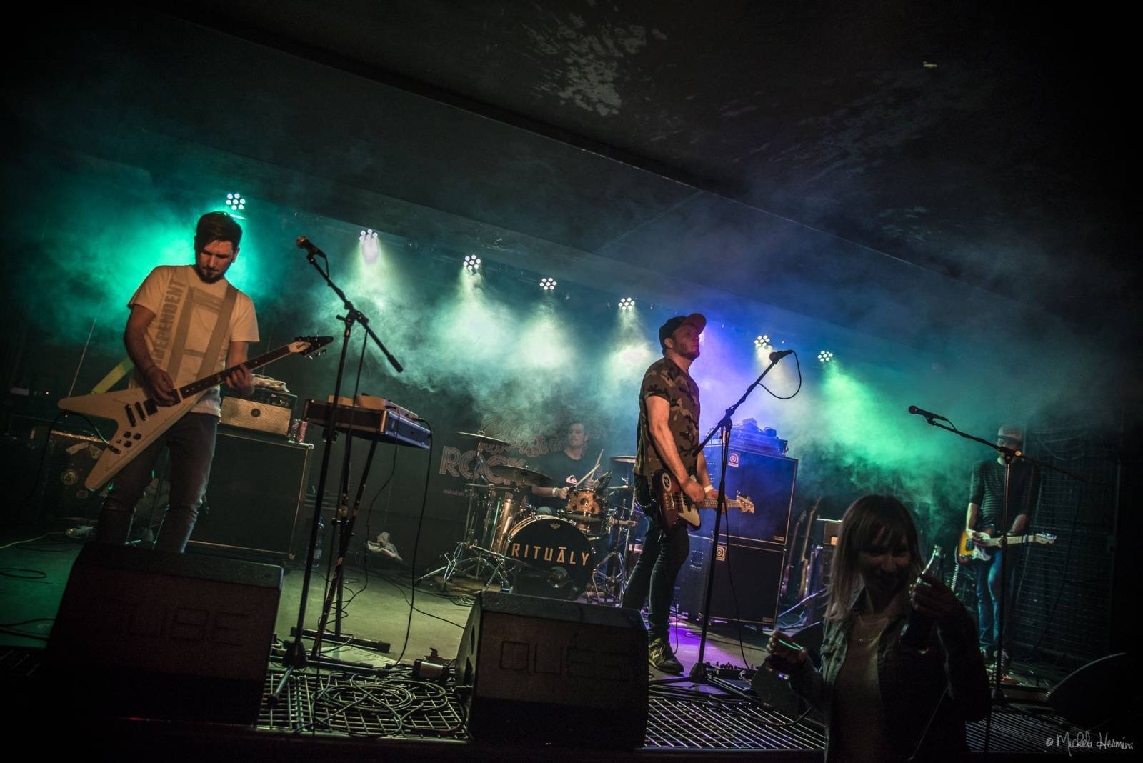 Rituály zpečetili sázku na černou v pražském Rock Café