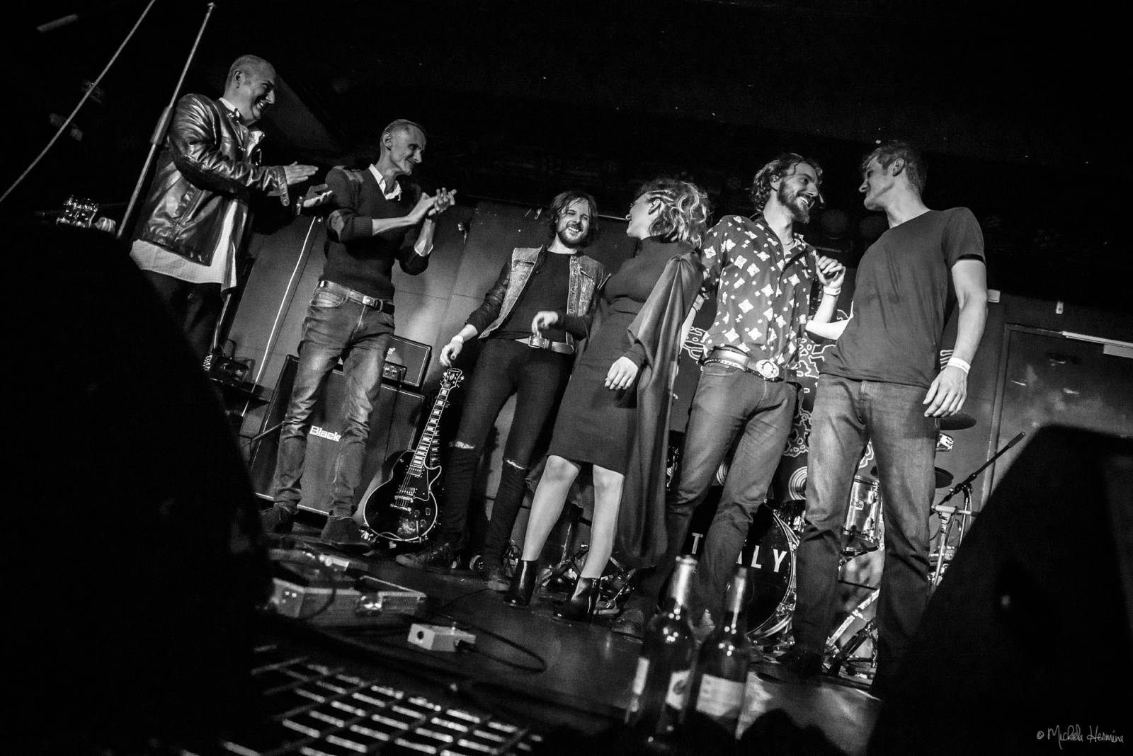 Rituály zpečetili sázku na černou v pražském Rock Café