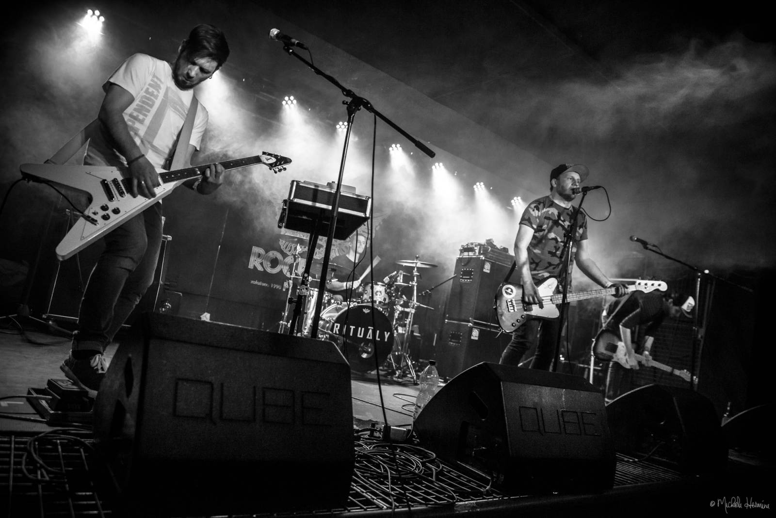 Rituály zpečetili sázku na černou v pražském Rock Café