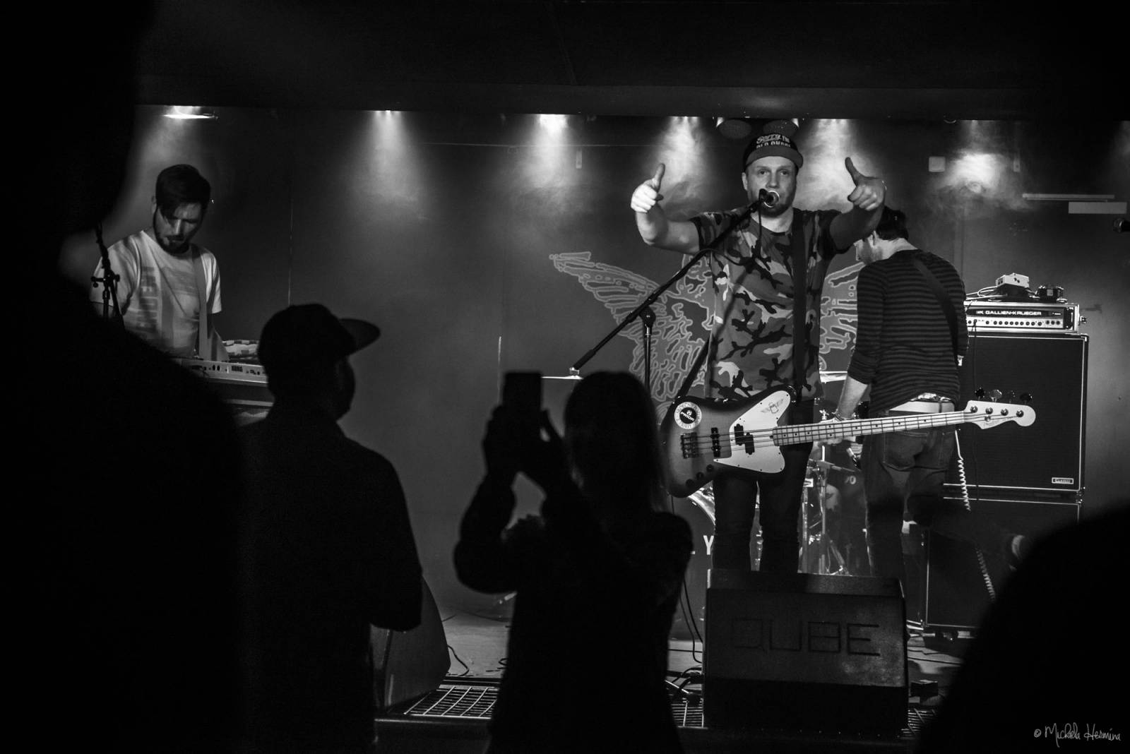 Rituály zpečetili sázku na černou v pražském Rock Café