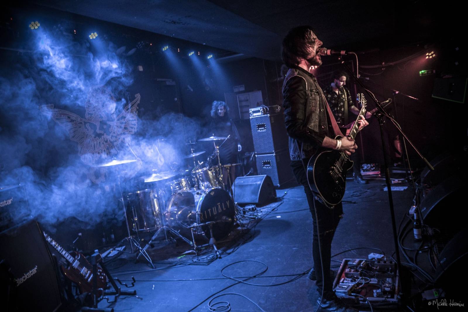 Rituály zpečetili sázku na černou v pražském Rock Café