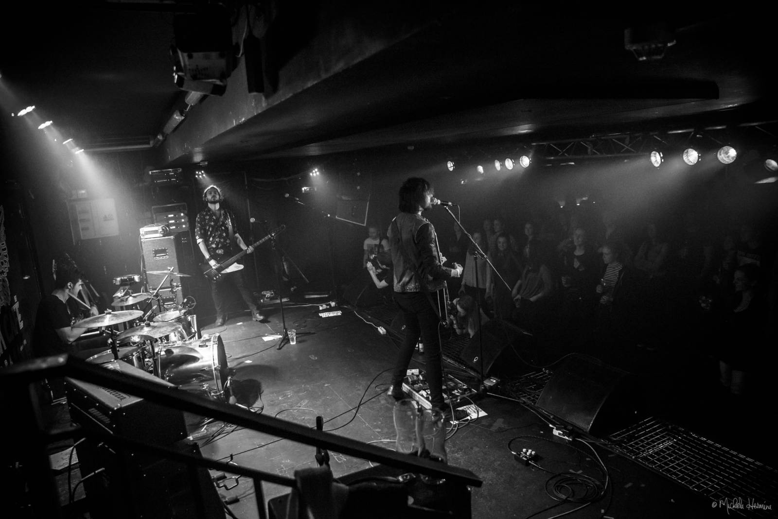 Rituály zpečetili sázku na černou v pražském Rock Café