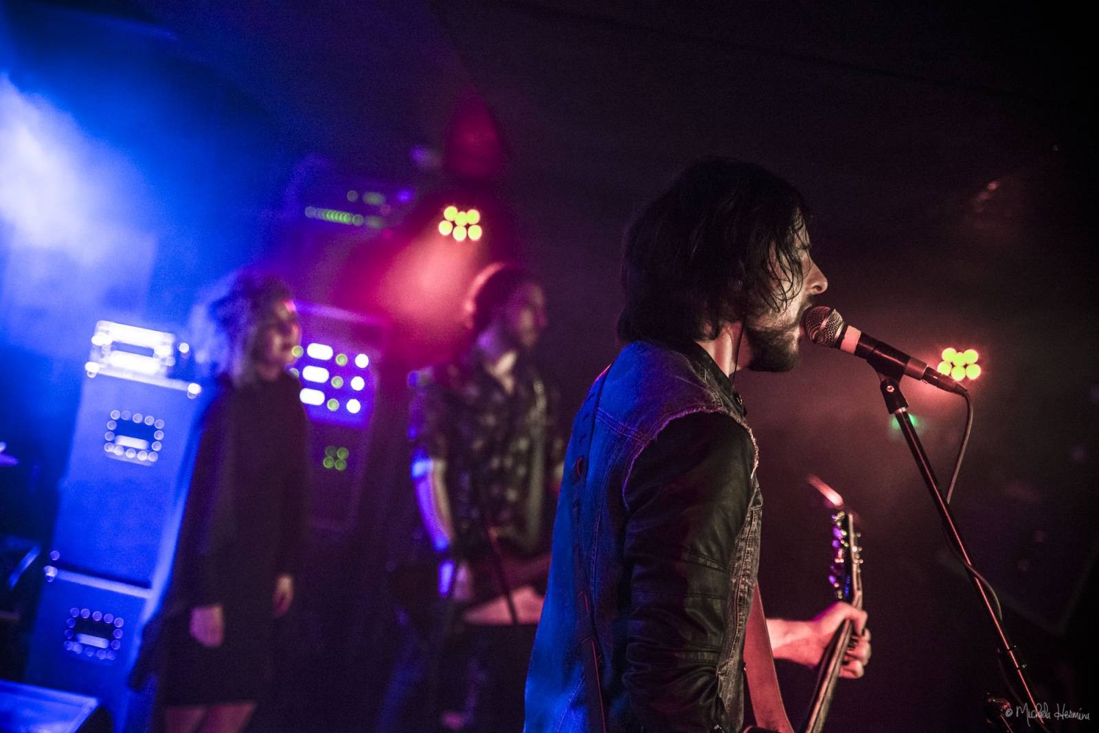 Rituály zpečetili sázku na černou v pražském Rock Café