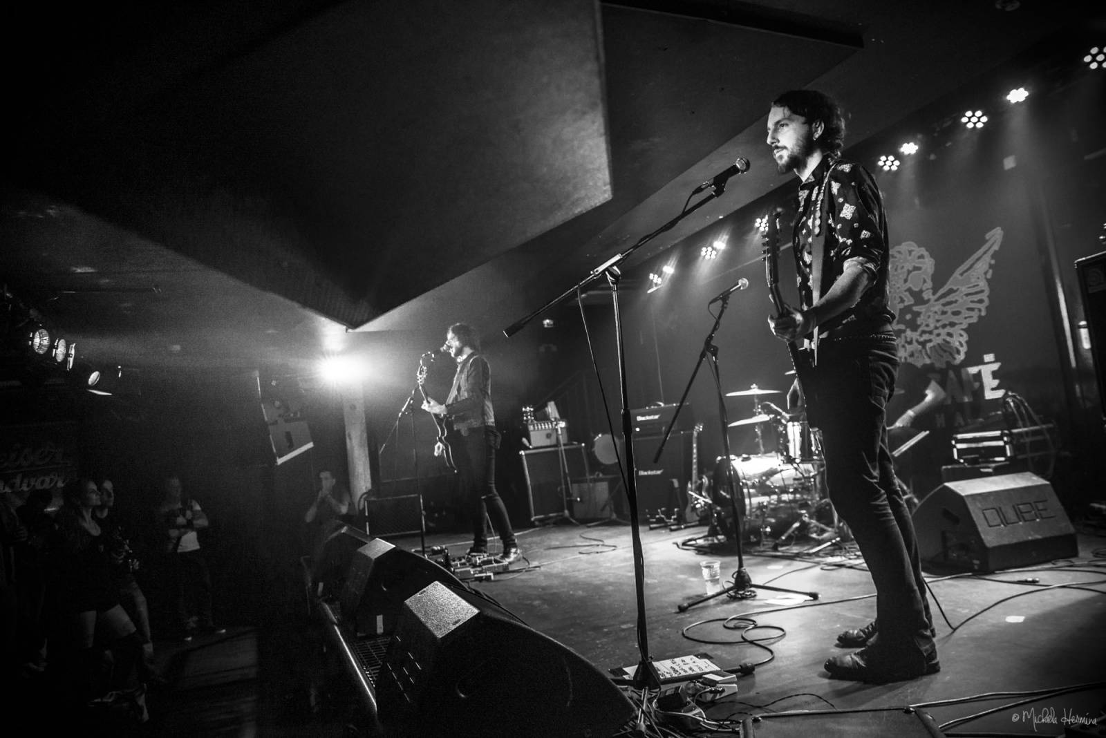 Rituály zpečetili sázku na černou v pražském Rock Café