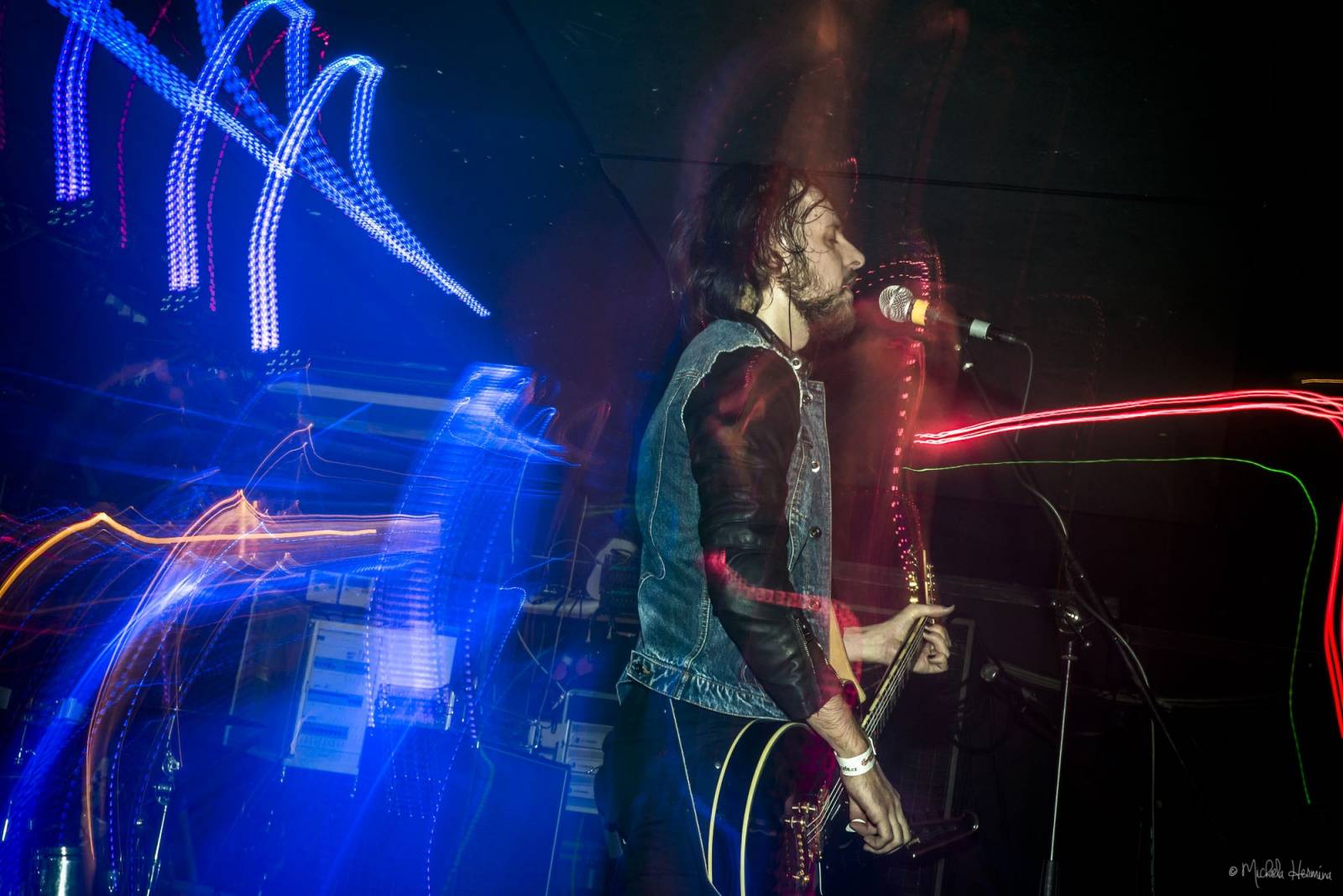 Rituály zpečetili sázku na černou v pražském Rock Café