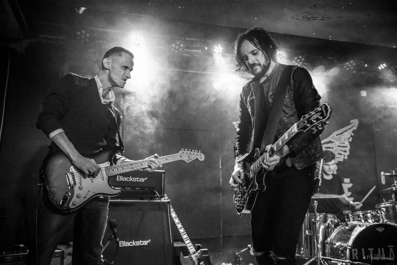 Rituály zpečetili sázku na černou v pražském Rock Café