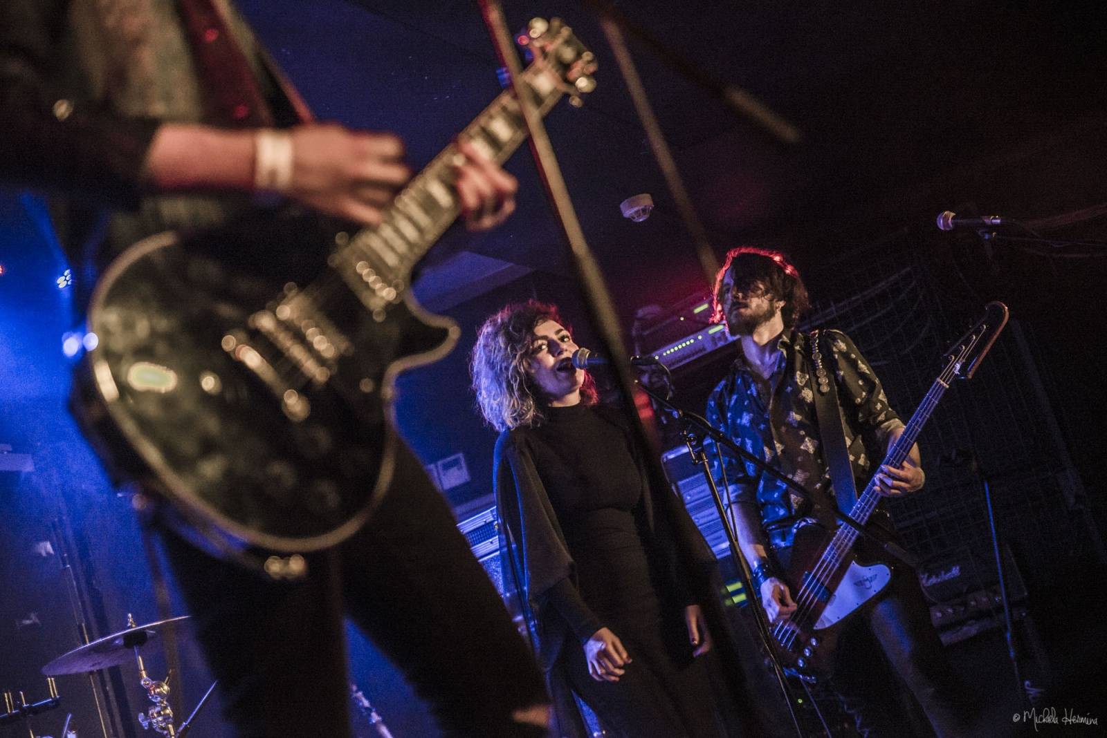 Rituály zpečetili sázku na černou v pražském Rock Café