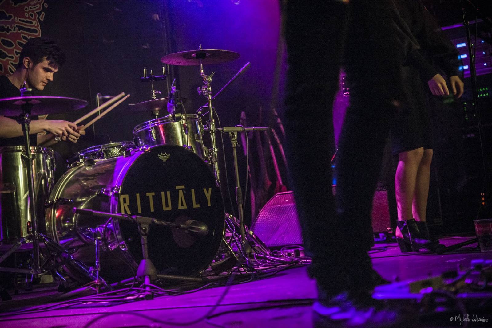 Rituály zpečetili sázku na černou v pražském Rock Café