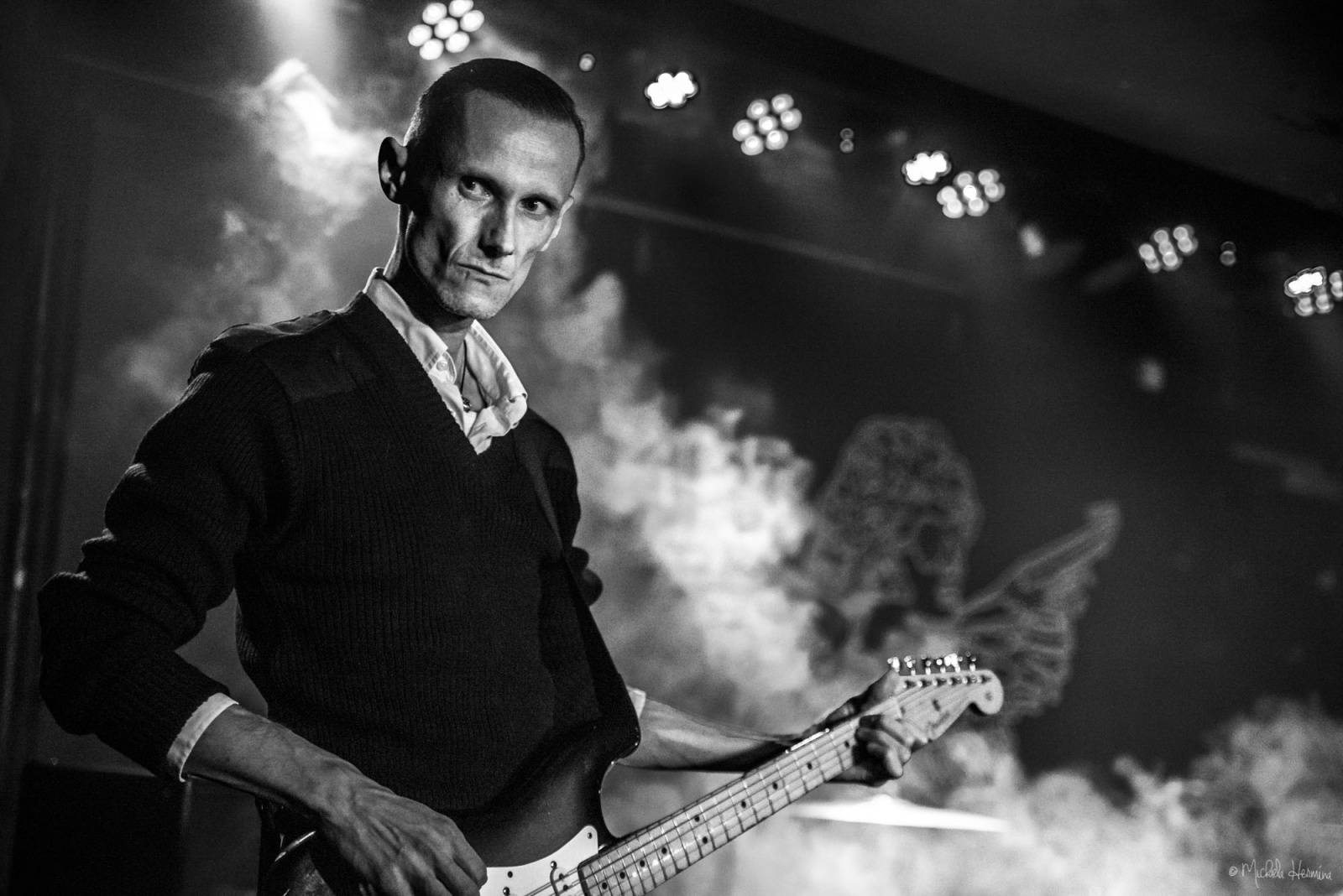 Rituály zpečetili sázku na černou v pražském Rock Café