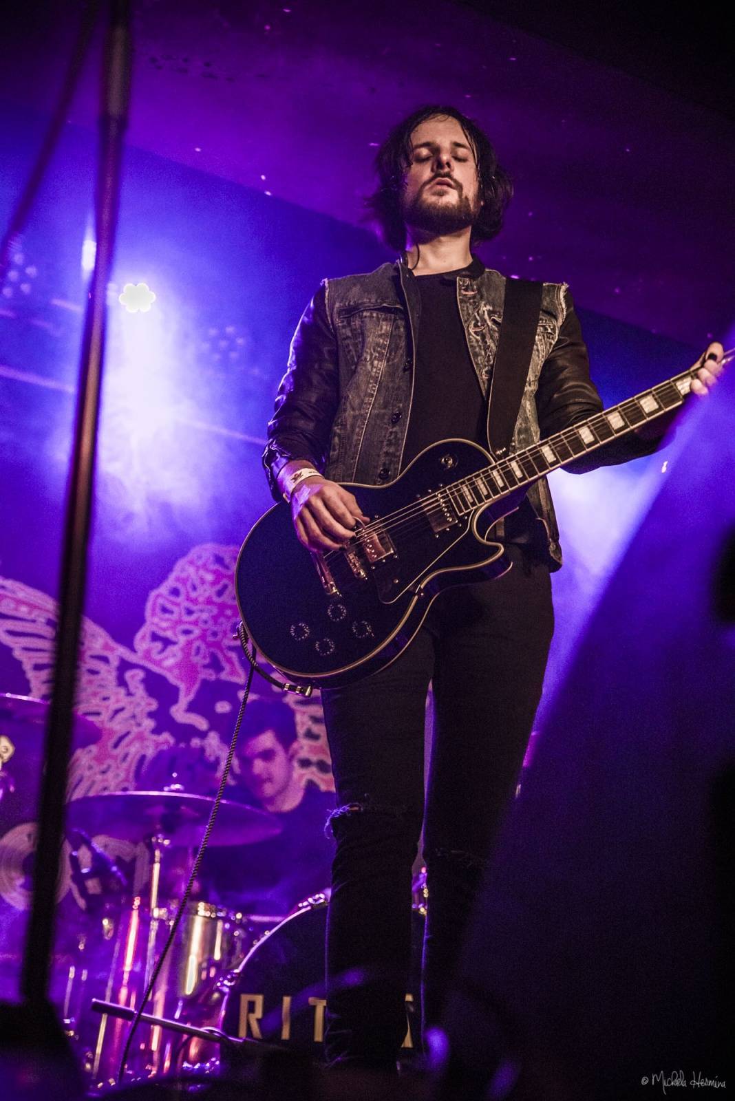 Rituály zpečetili sázku na černou v pražském Rock Café