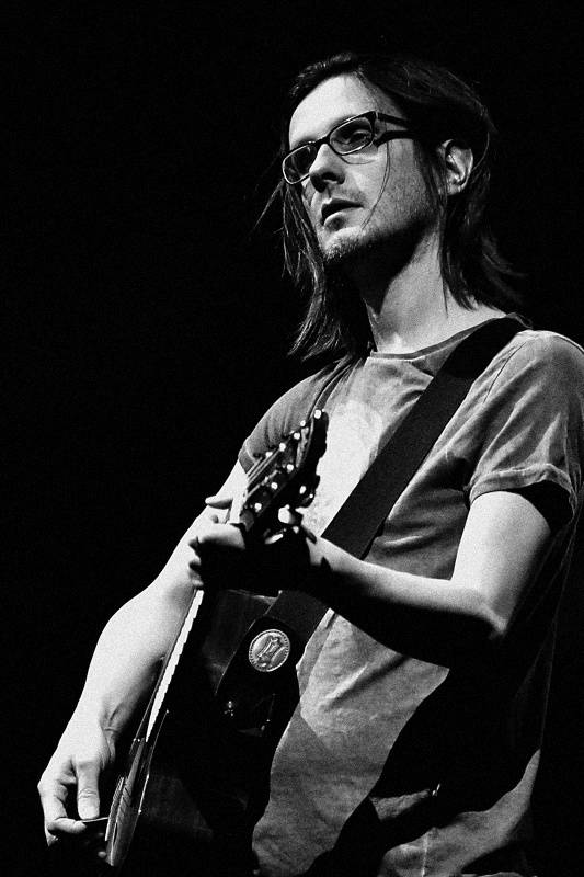 Steven Wilson se svým audiovizuálním programem uchvátil Prahu