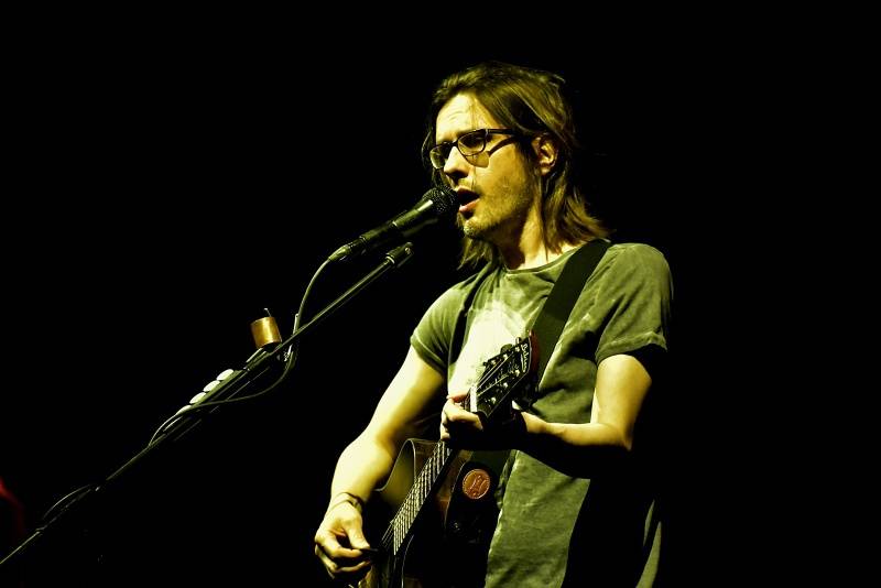 Steven Wilson se svým audiovizuálním programem uchvátil Prahu