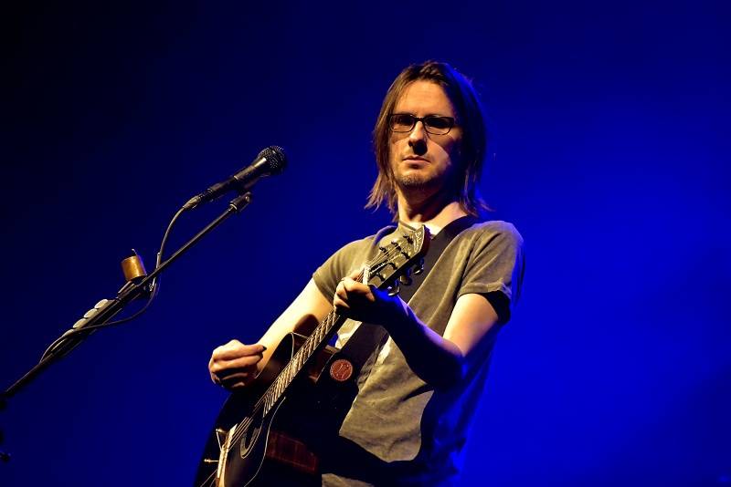 Steven Wilson se svým audiovizuálním programem uchvátil Prahu