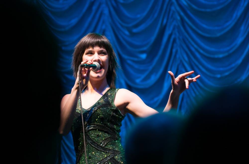 Scott Bradlee a spol. rozbalili Postmodern Jukebox v Lucerně