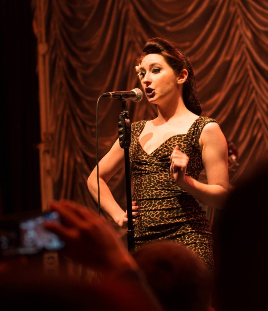 Scott Bradlee a spol. rozbalili Postmodern Jukebox v Lucerně