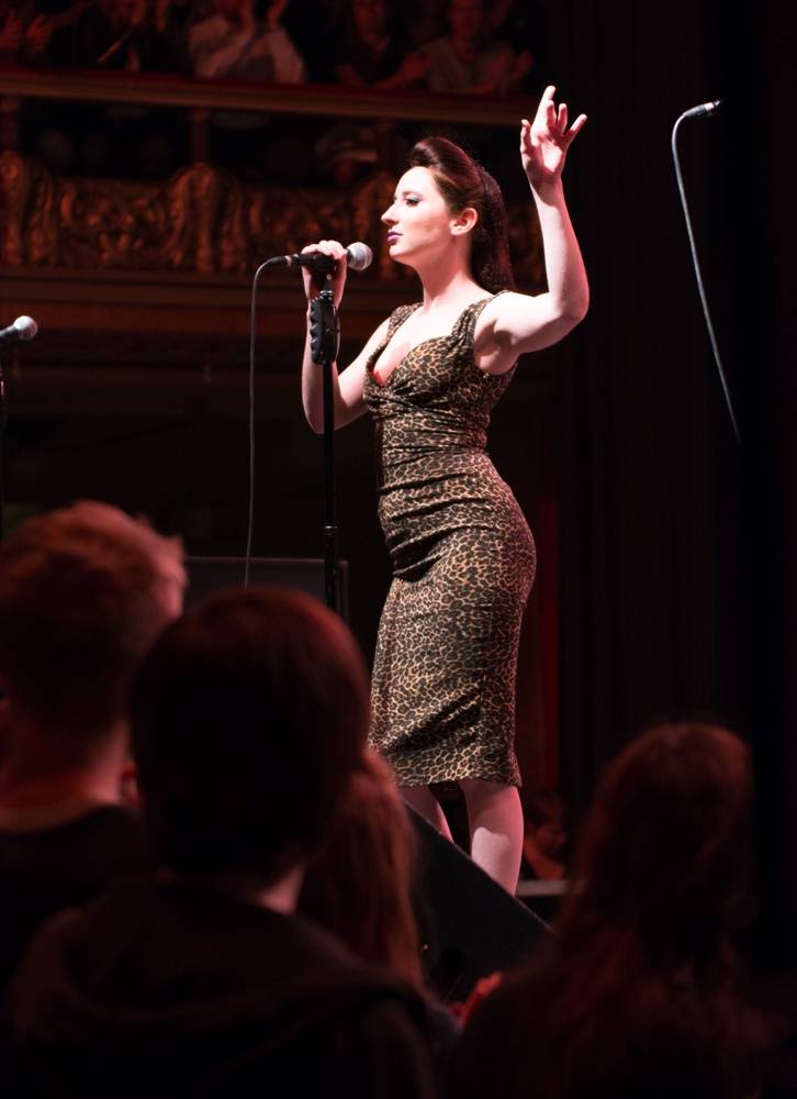 Scott Bradlee a spol. rozbalili Postmodern Jukebox v Lucerně