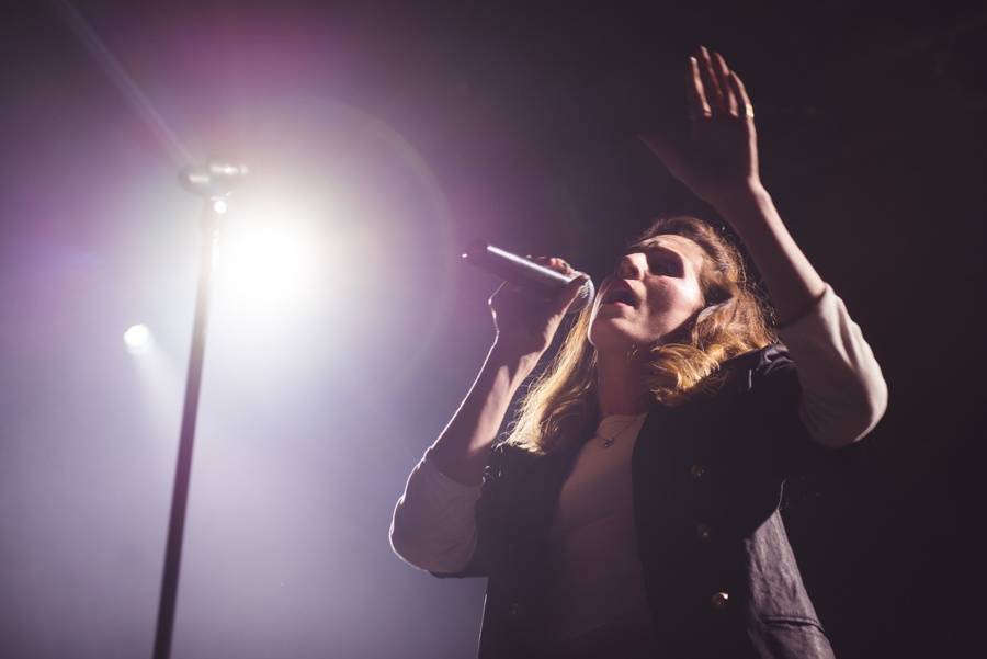 KLARA. v Roxy představila své album Home