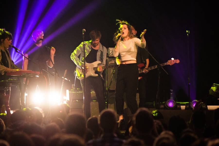 KLARA. v Roxy představila své album Home