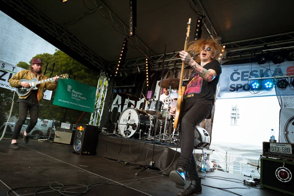 Pražský Apríles: Počasí sice nepřálo, ale program v čele s Cocotte Minute stál za to