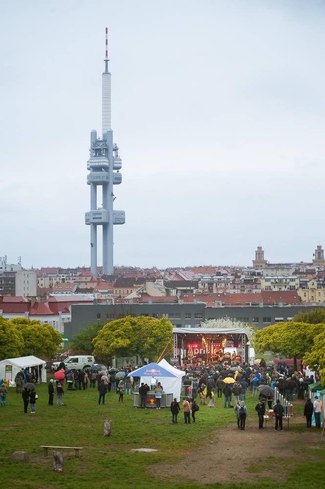 Pražský Apríles: Počasí sice nepřálo, ale program v čele s Cocotte Minute stál za to