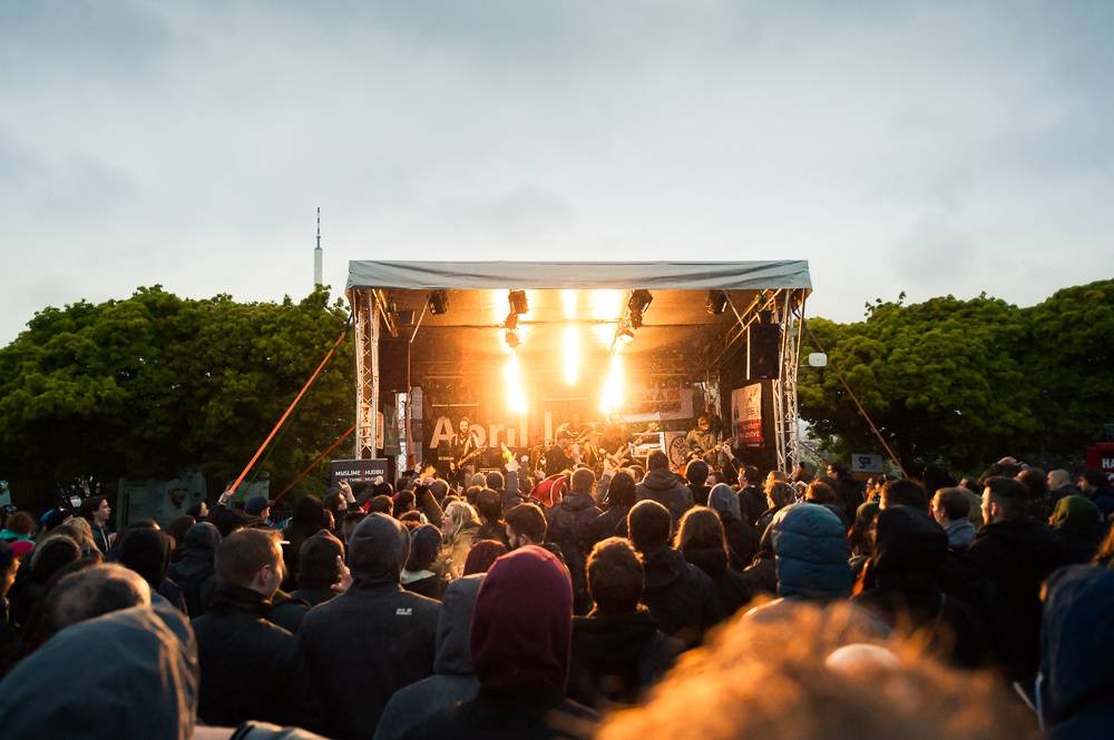 Pražský Apríles: Počasí sice nepřálo, ale program v čele s Cocotte Minute stál za to