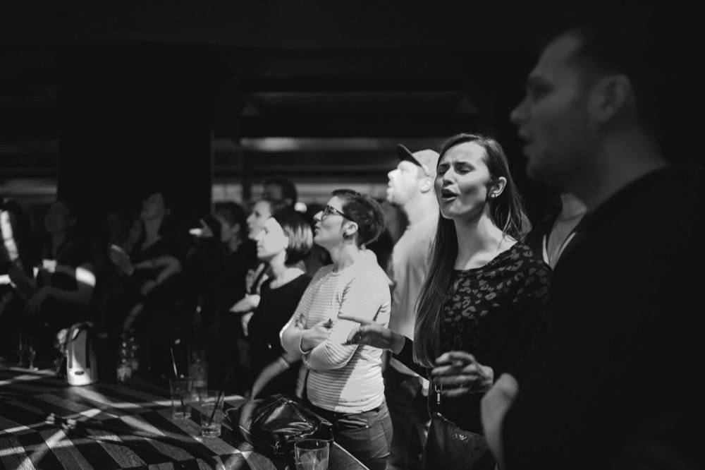 Charlie Winston předvedl Lucerna Music Baru hity i svou sestru