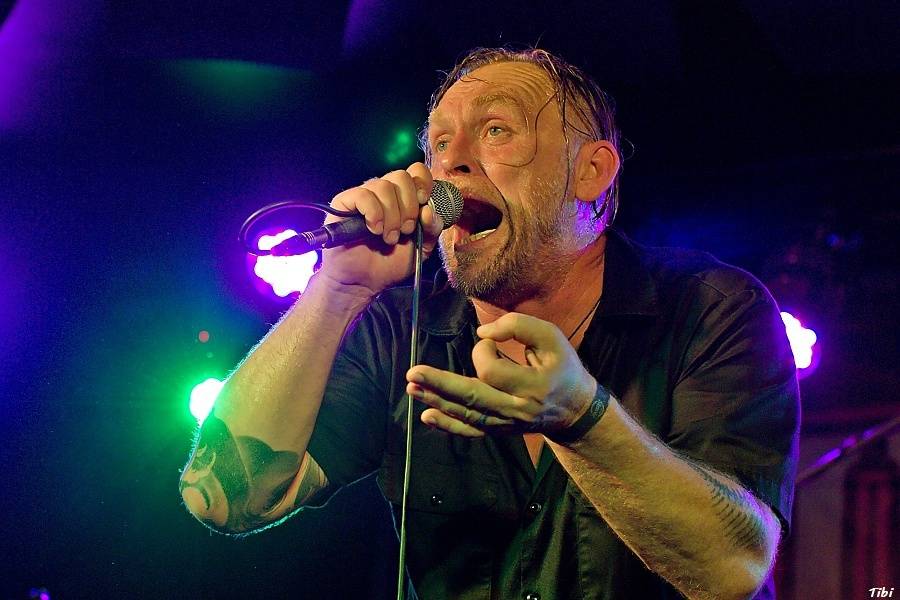 Krucipüsk v Českých Budějovicích: narvaný klub, metalová řežba i pohled do zákulisí