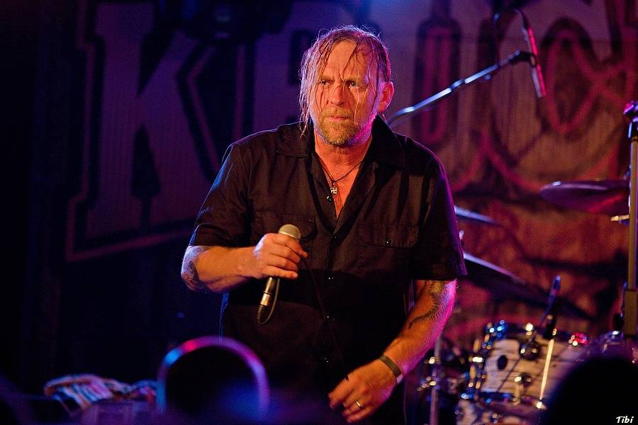 Krucipüsk v Českých Budějovicích: narvaný klub, metalová řežba i pohled do zákulisí