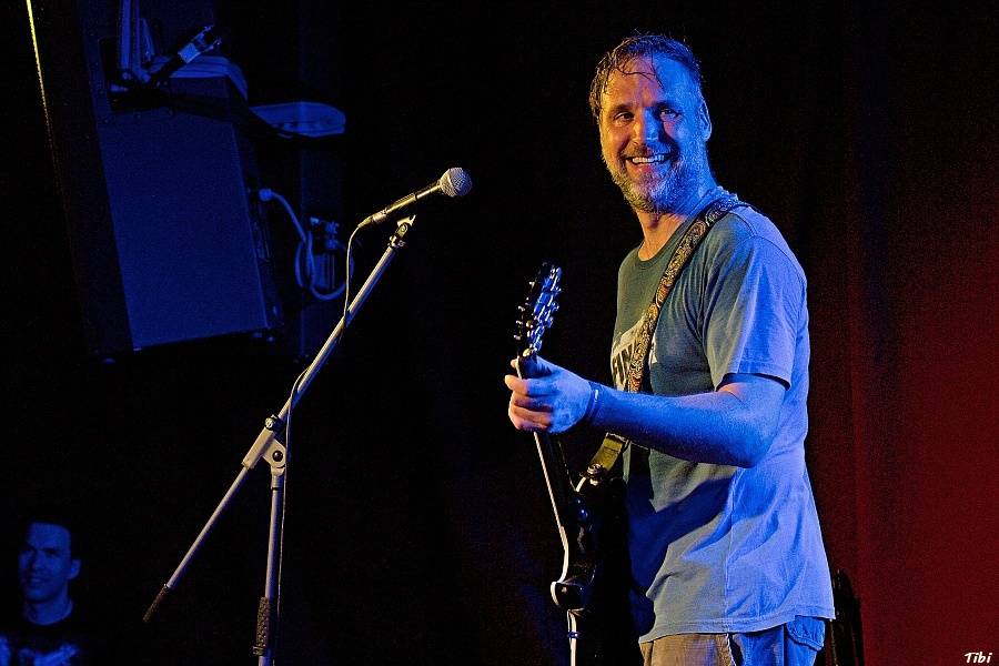 Krucipüsk v Českých Budějovicích: narvaný klub, metalová řežba i pohled do zákulisí