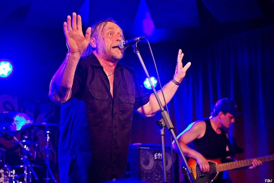 Krucipüsk v Českých Budějovicích: narvaný klub, metalová řežba i pohled do zákulisí